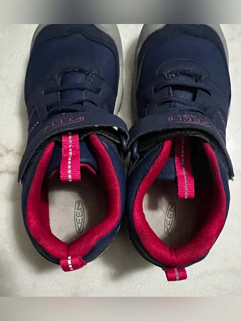 Preowned Keen  Kids Knotch Peak Blue Depths Pink Peacock Sneaker Size 3 EUC